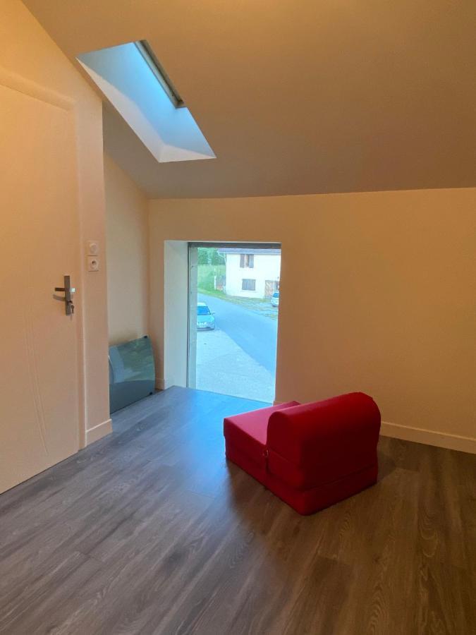 La Chambre du Tonneau Montigny-sur-l'Ain Extérieur photo