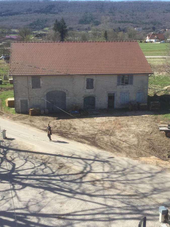 La Chambre du Tonneau Montigny-sur-l'Ain Extérieur photo
