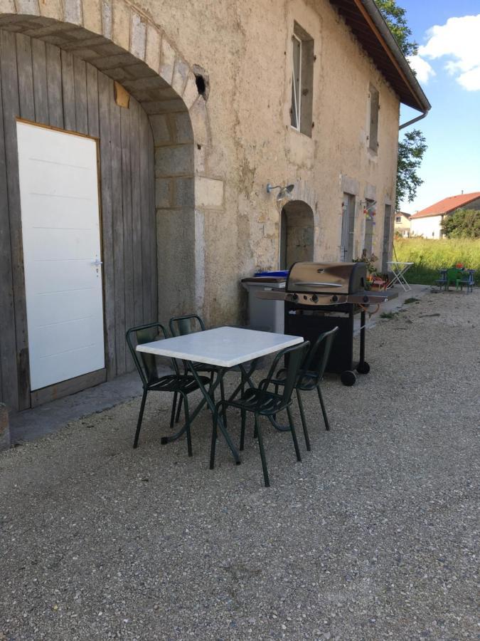 La Chambre du Tonneau Montigny-sur-l'Ain Extérieur photo