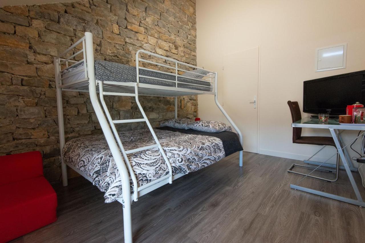 La Chambre du Tonneau Montigny-sur-l'Ain Extérieur photo