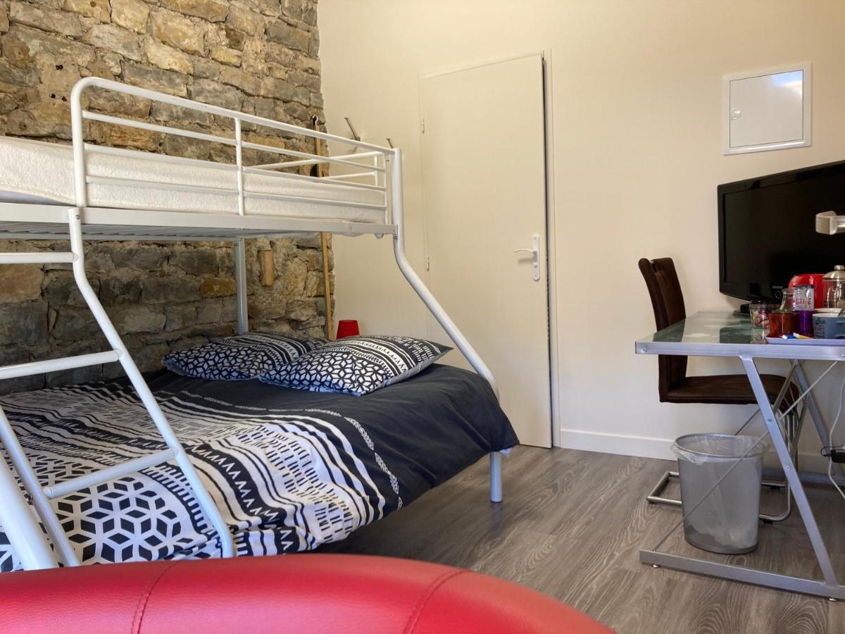 La Chambre du Tonneau Montigny-sur-l'Ain Extérieur photo