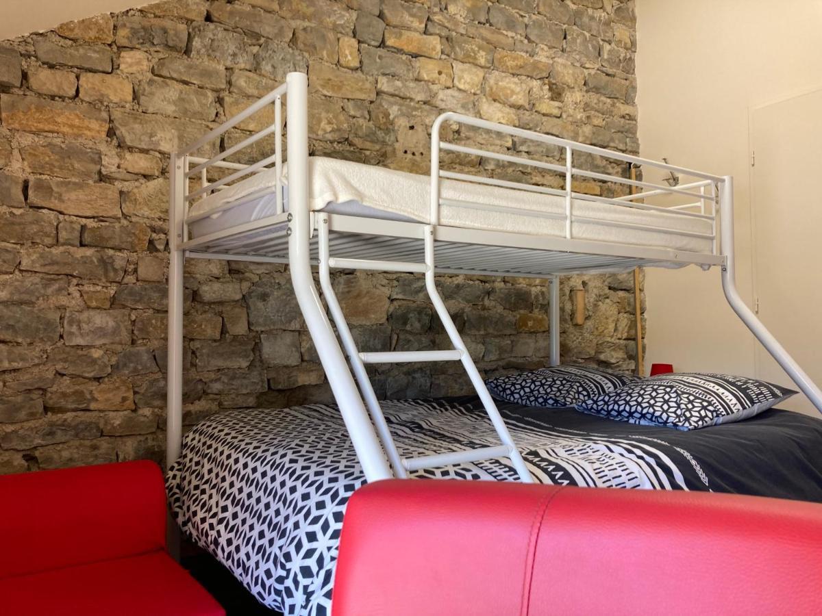 La Chambre du Tonneau Montigny-sur-l'Ain Extérieur photo